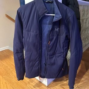 Arc’tryex deep purple light puffy jacket. Small.